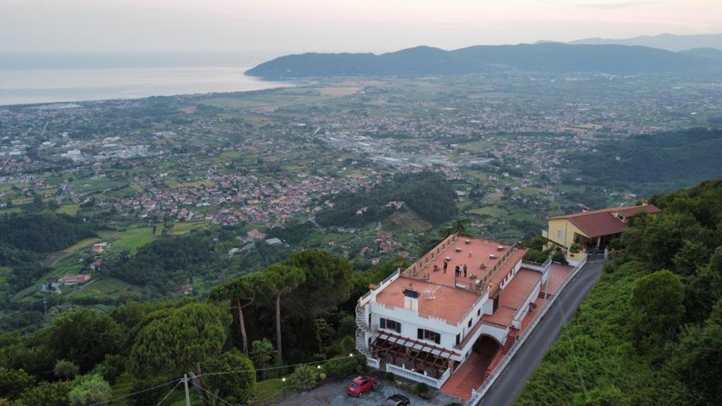 Hotel Ristorante Radar Carrara Exterior foto